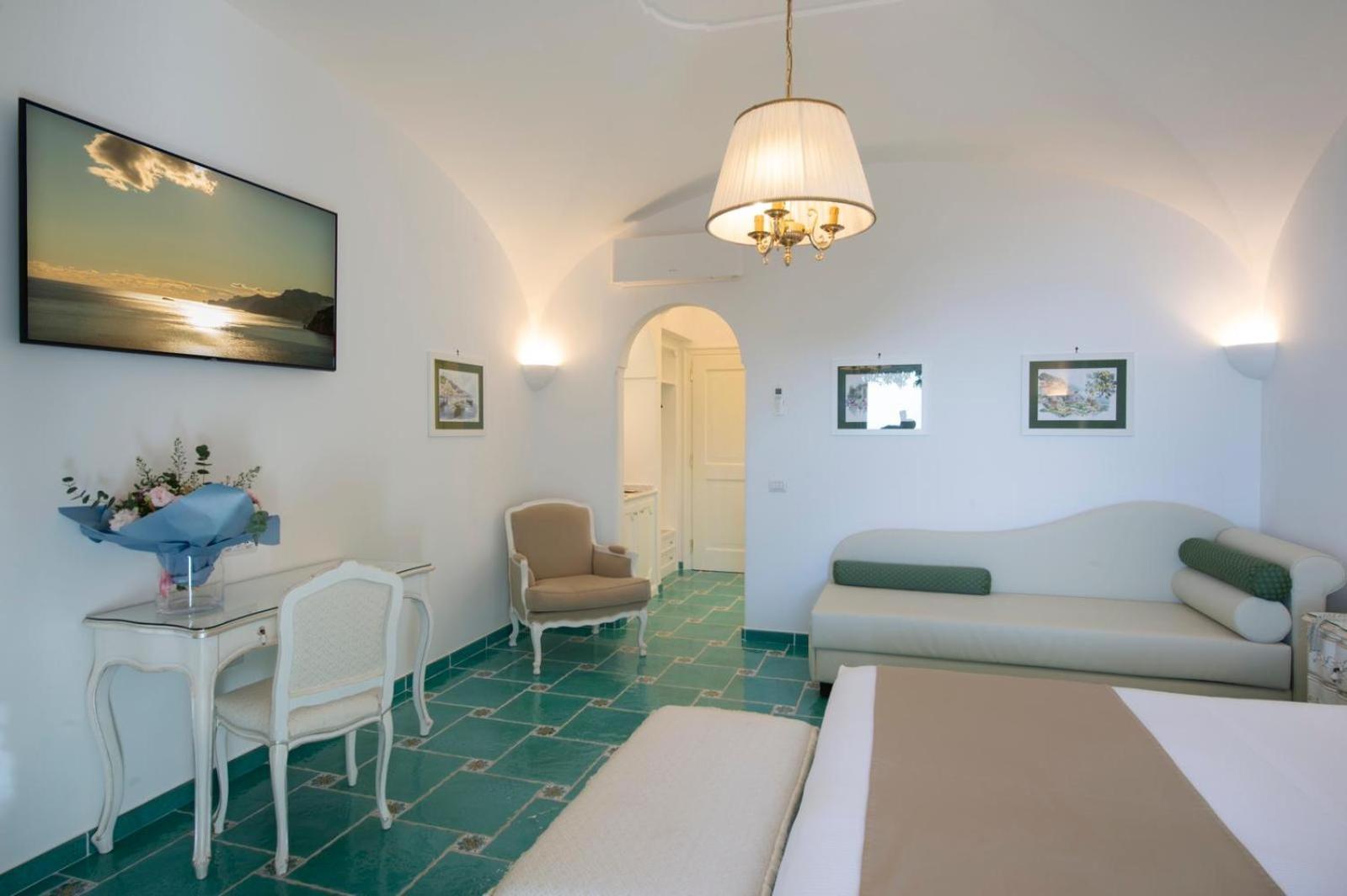 Hotel Pellegrino Praiano Eksteriør billede
