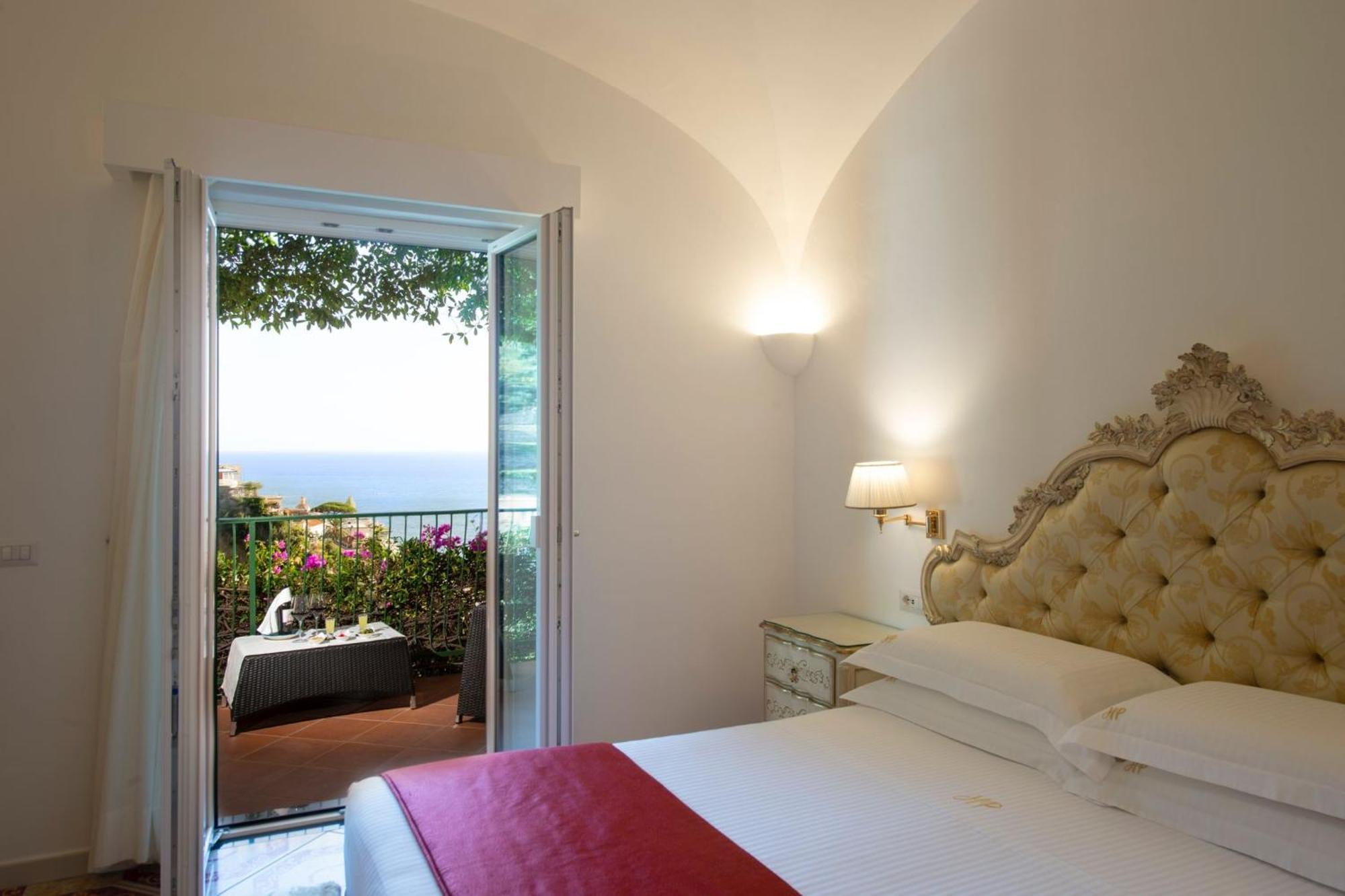 Hotel Pellegrino Praiano Eksteriør billede