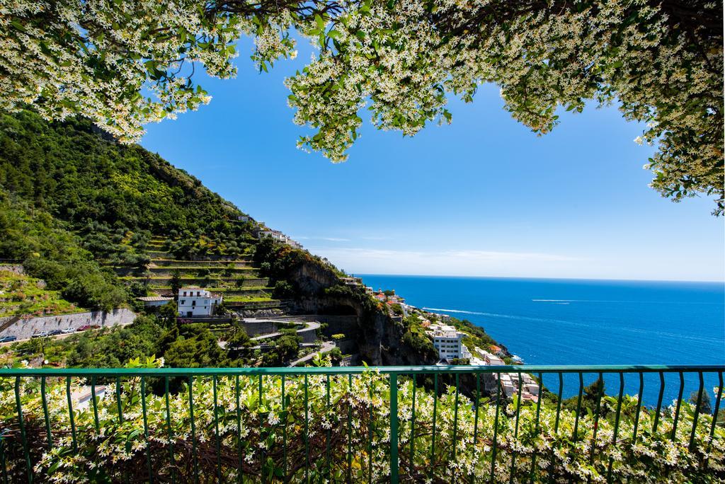 Hotel Pellegrino Praiano Eksteriør billede