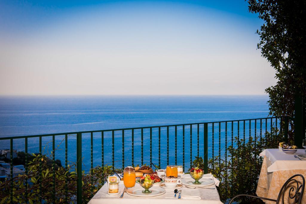 Hotel Pellegrino Praiano Eksteriør billede