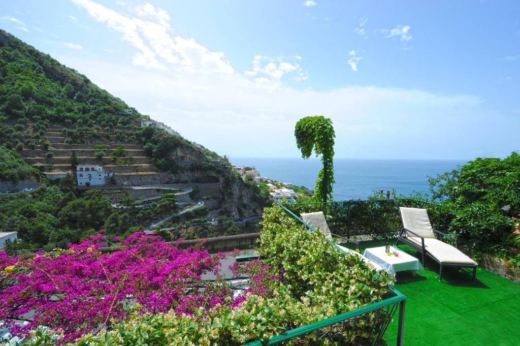 Hotel Pellegrino Praiano Eksteriør billede
