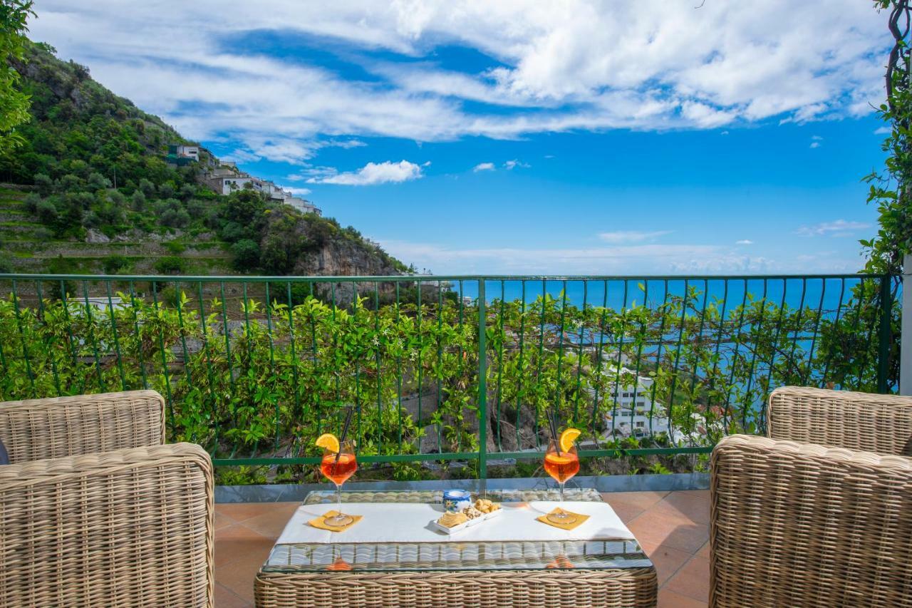 Hotel Pellegrino Praiano Eksteriør billede