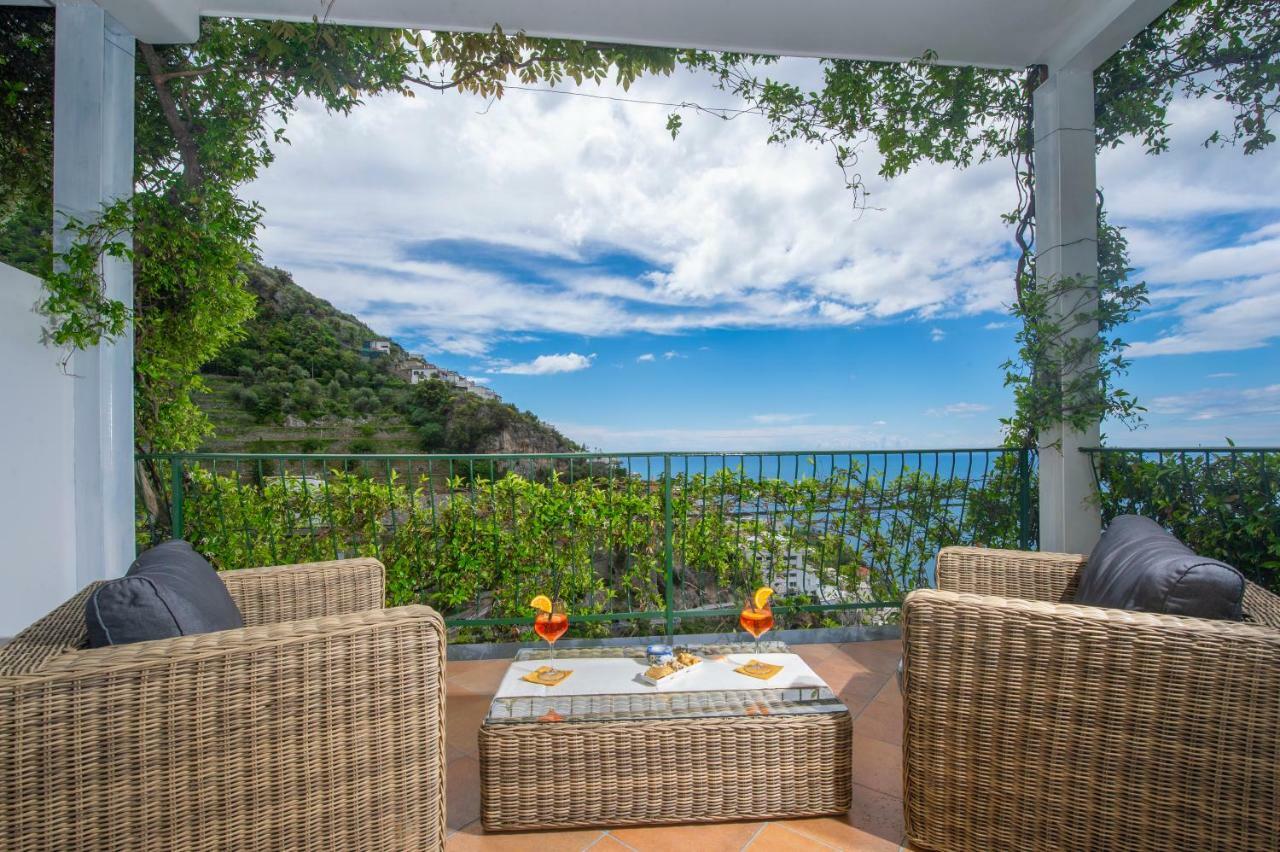 Hotel Pellegrino Praiano Eksteriør billede